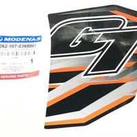 MODENAS GT135 DIŞ DİZLİK GT ETİKETİ TURUNCU SAĞ ORJİNAL